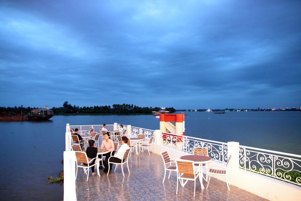 Khách sạn Nesta