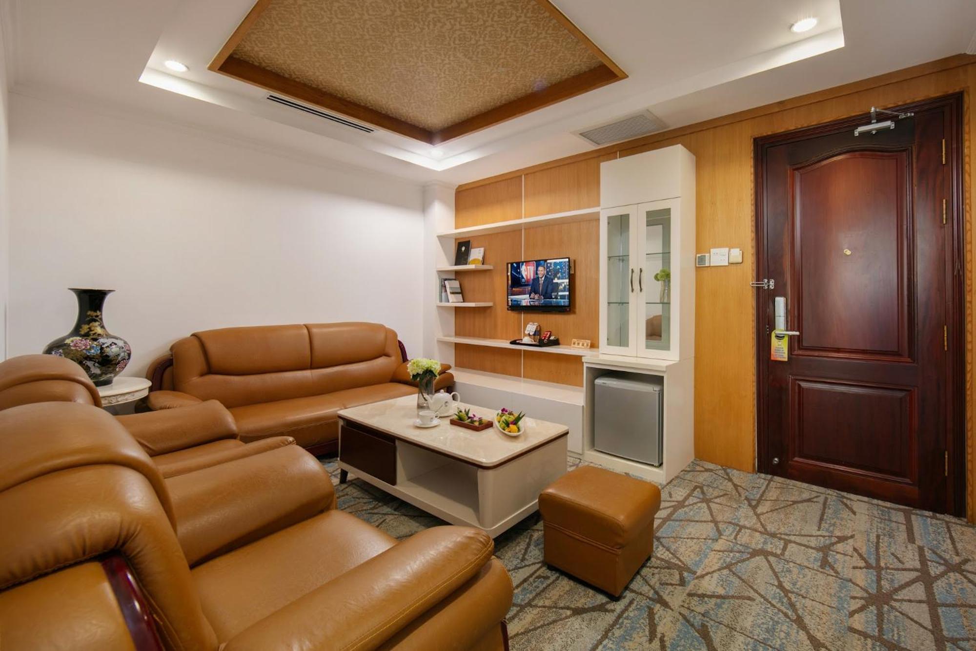 Nesta Khách sạn 4*
