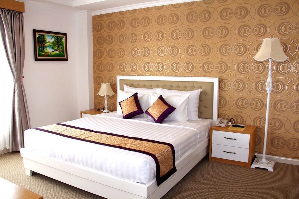 Nesta Khách sạn 4*