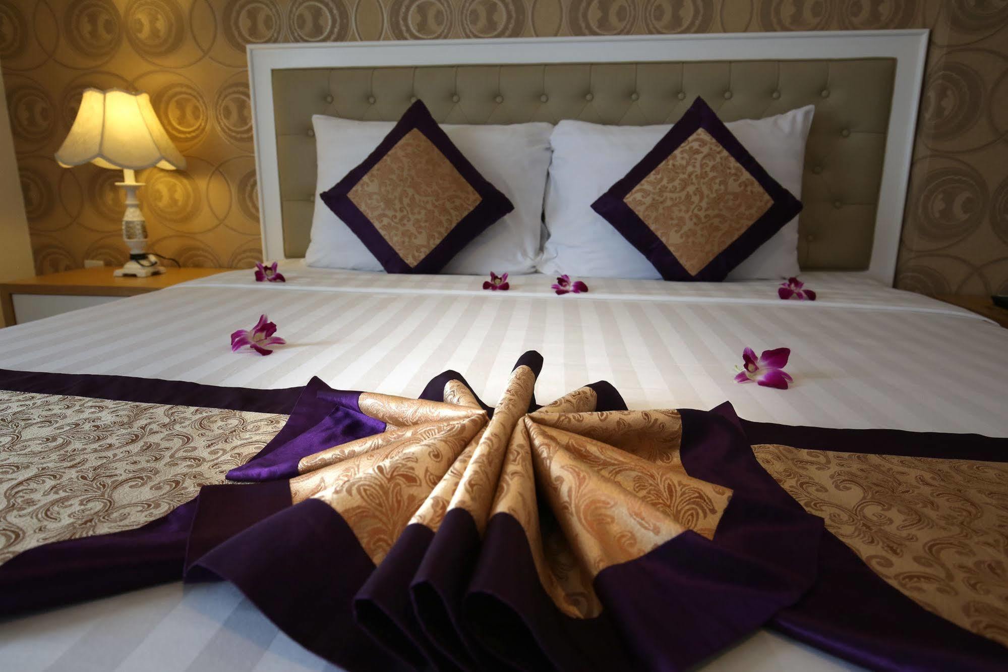 Nesta Tho Hotel